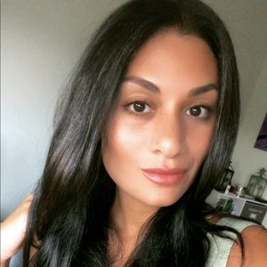 Meet your Posher, Angie